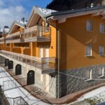 Res “Alpaca”,centro Aprica, splendido bilocale con lastrico solare a sud, arredato, camino, box, posizione e costruzione TOP! euro 192.000,00